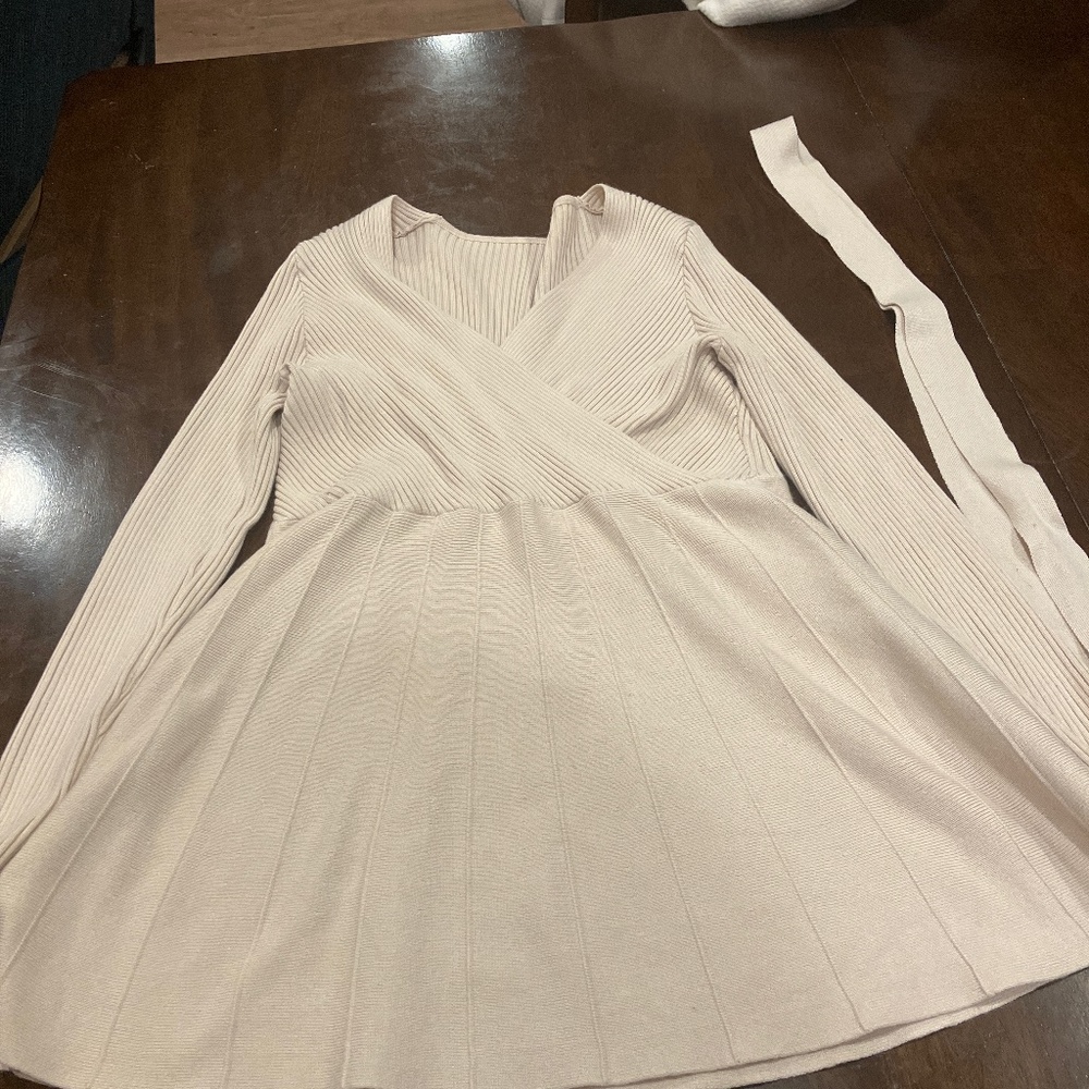 SHEIN Crème Sweater Large